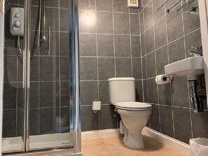 Small Double Ensuite | Bathroom