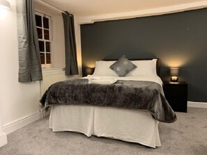Double Room, Ensuite | Desk, iron/ironing board, free WiFi - The Silverton Inn - B&B (Exeter)