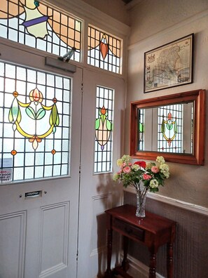 Hallway - Hunters Lodge (Southampton)