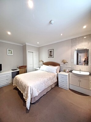 Bureau, espace de travail pour ordinateur portable