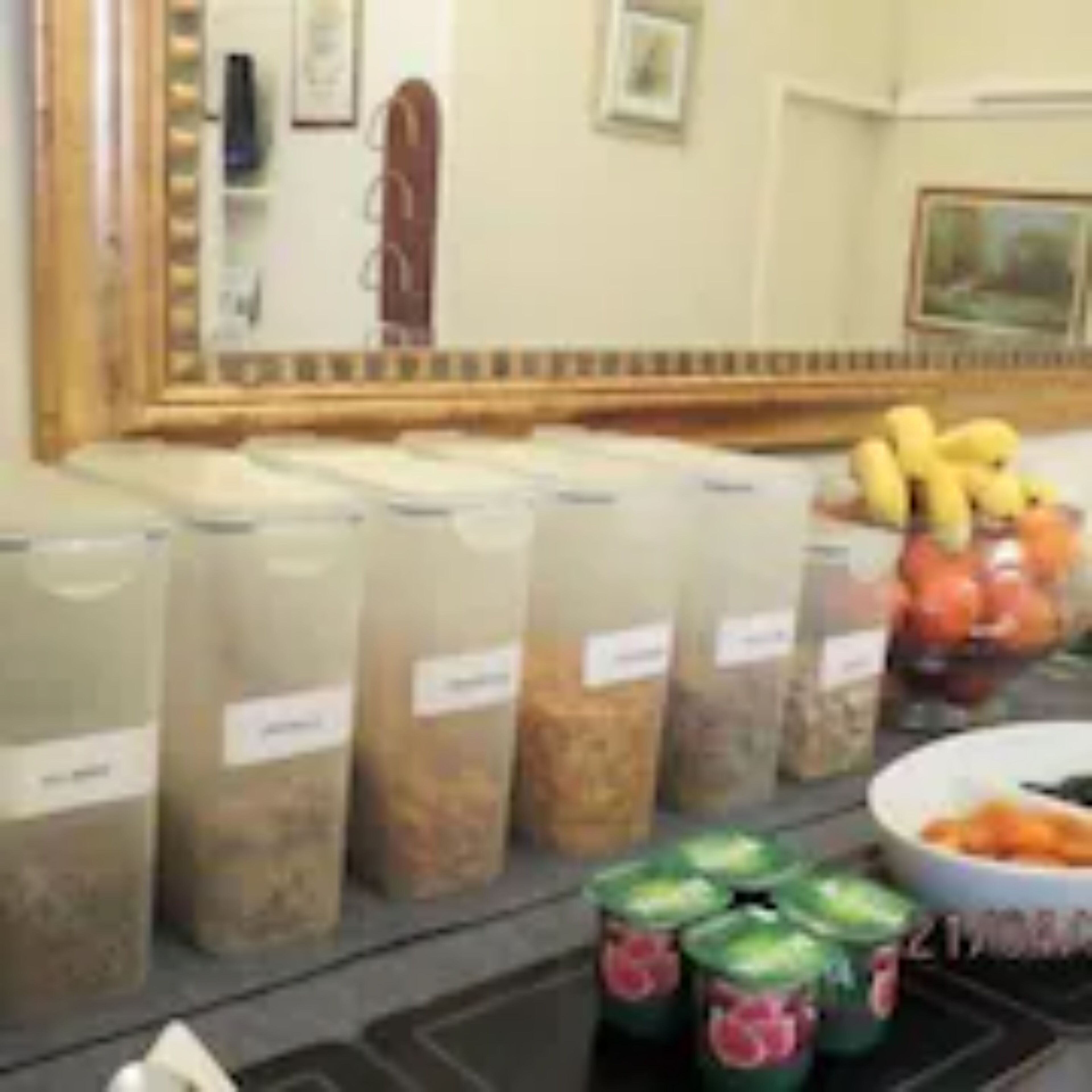 Daily continental breakfast (GBP 8.5 per person)