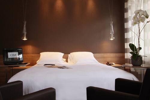 Hochwertige Bettwaren, Select-Comfort-Betten, Zimmersafe