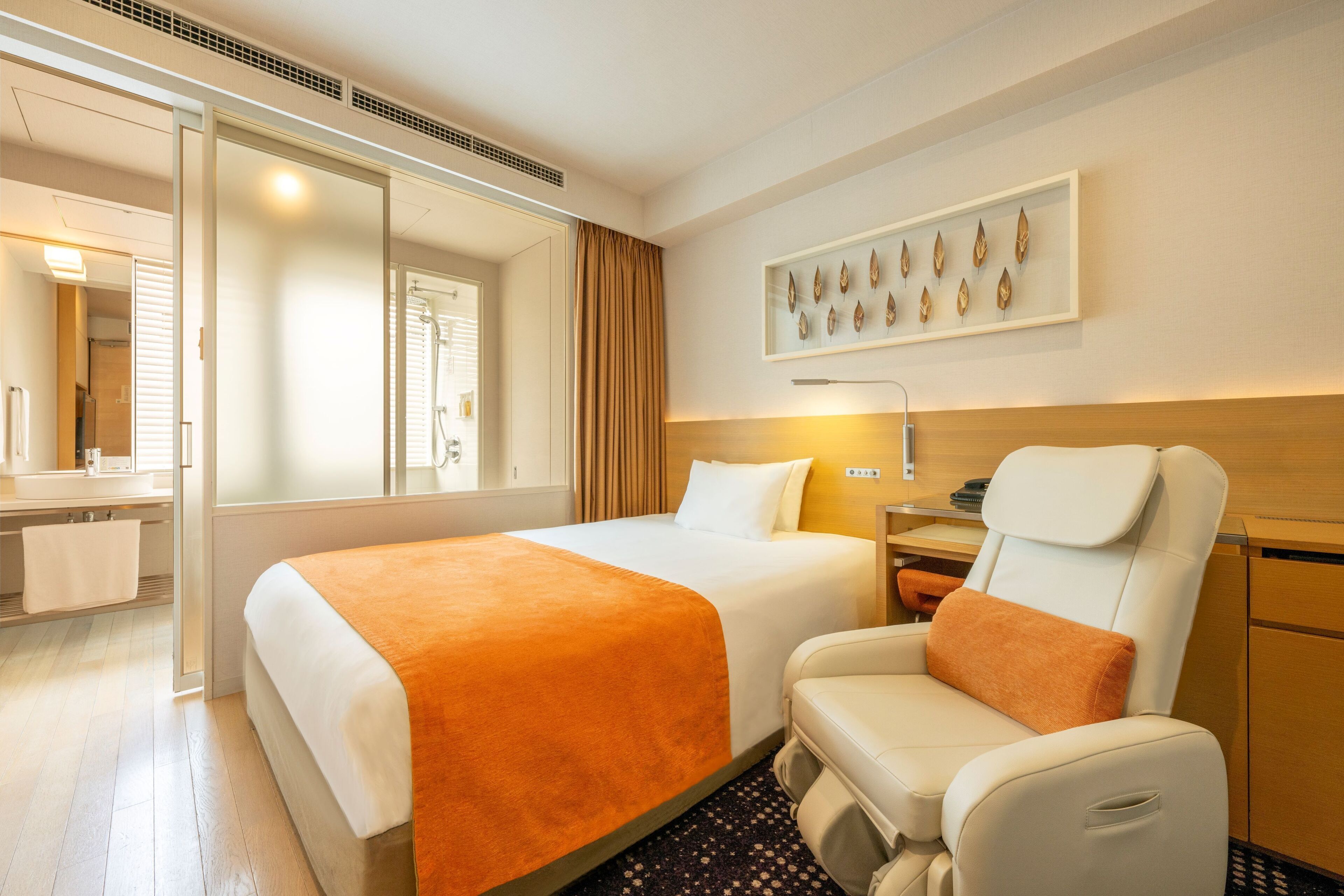 in-room safe, desk, free wifi, bed sheets