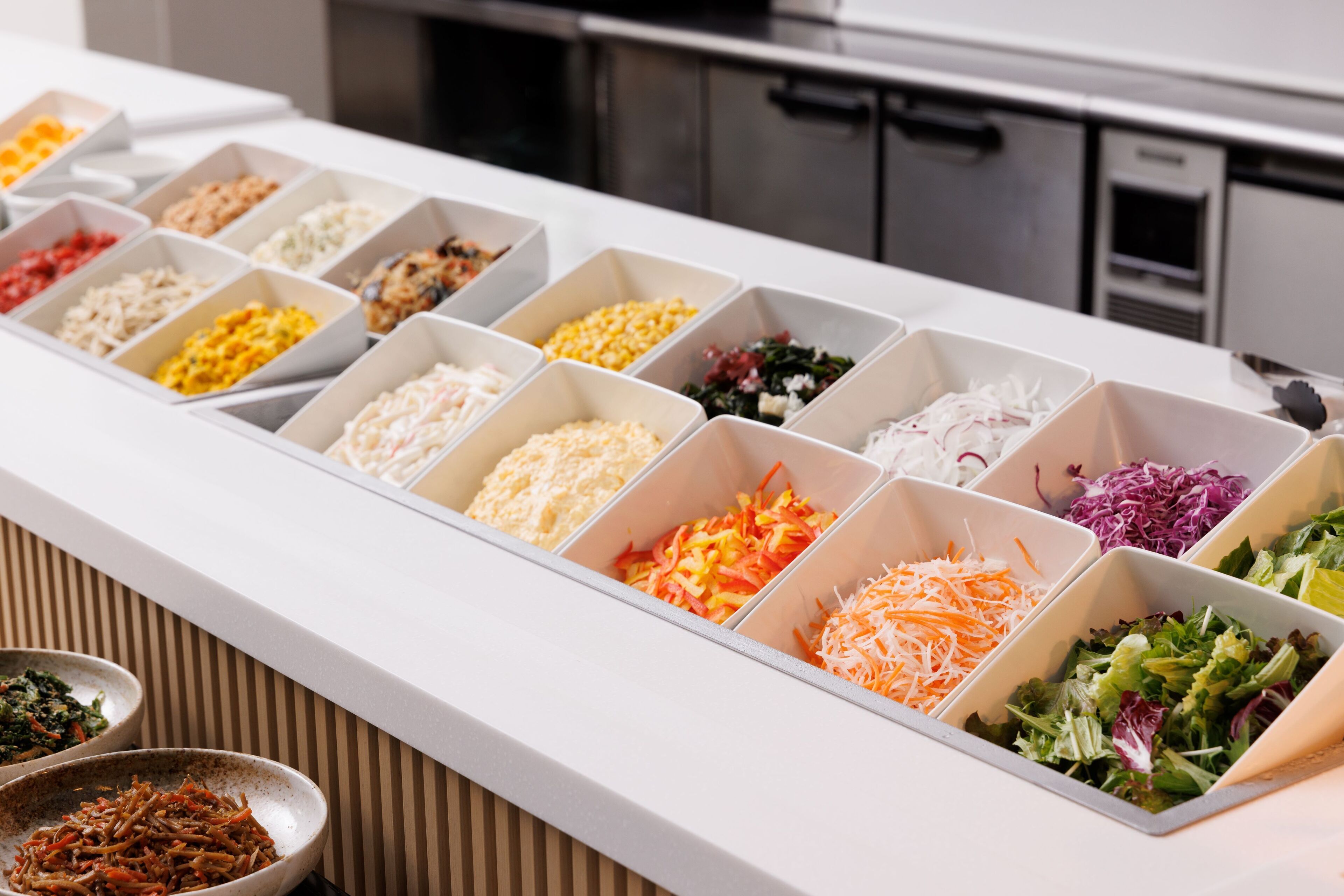 daily buffet breakfast (jpy 2030 per person)