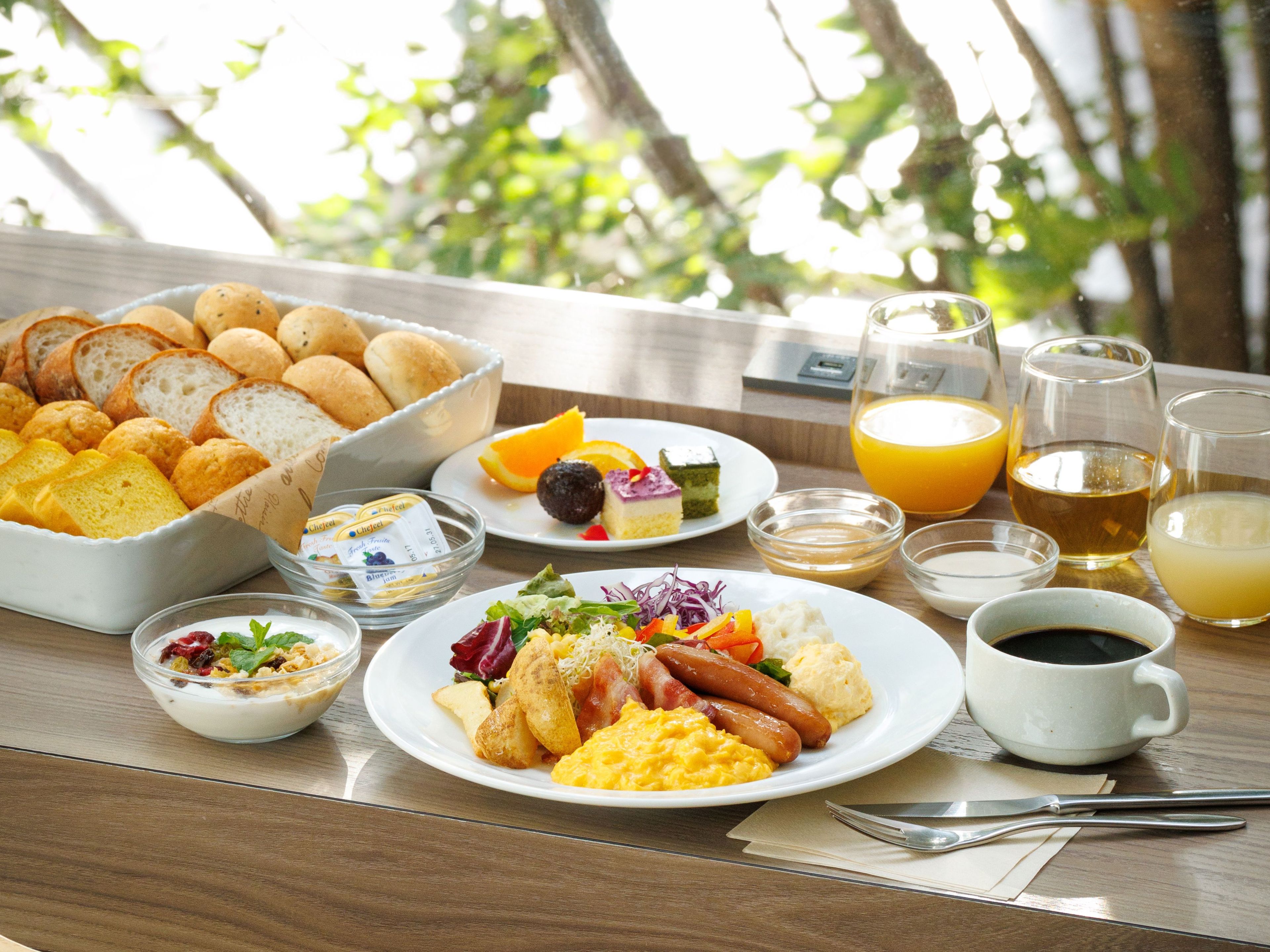 Se ofrece un desayuno bufé todos los días (por un coste adicional)