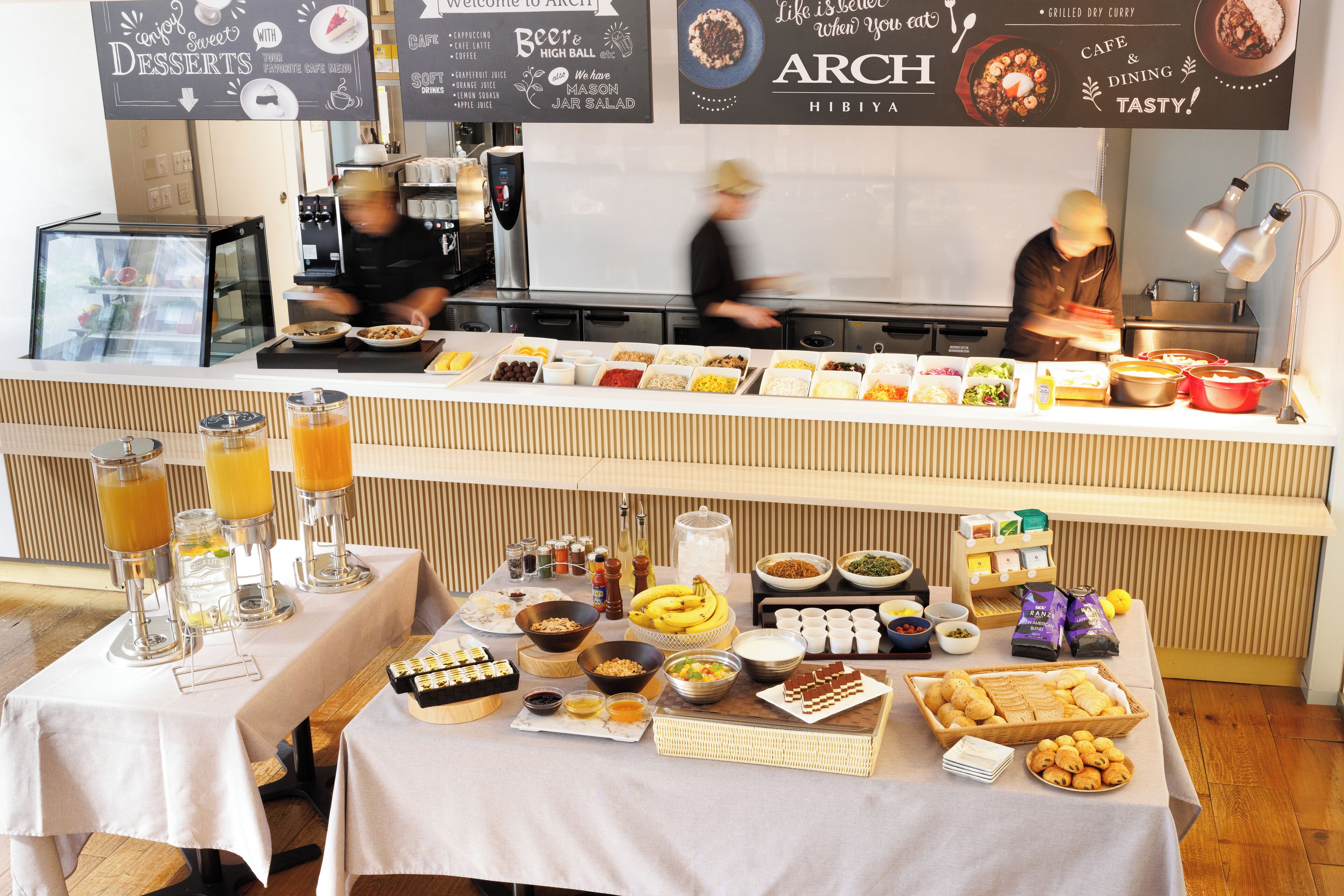 daily buffet breakfast (jpy 2030 per person)