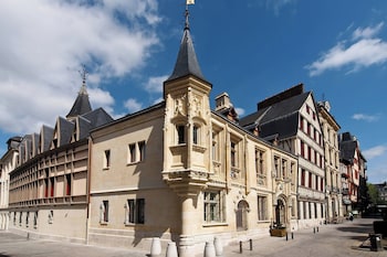Hotel de Bourgtheroulde, Autograph Collection