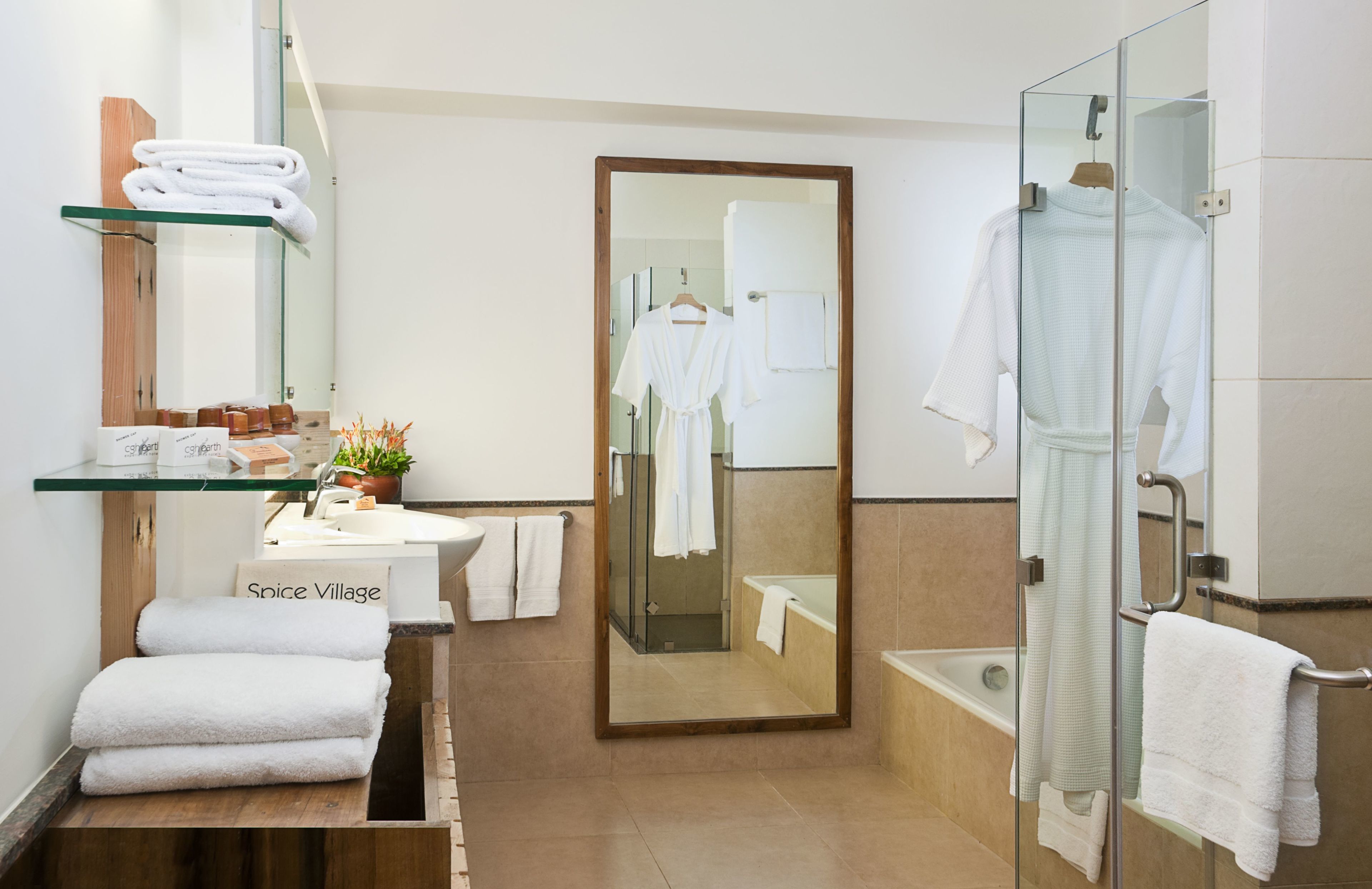 deluxe cottage with private garden | bathroom | shower, free toiletries, hair dryer, bathrobes