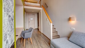 In-room safe, blackout drapes, soundproofing, WiFi (free) - Meininger Hotel Berlin Mitte Humboldthaus (Berlin)