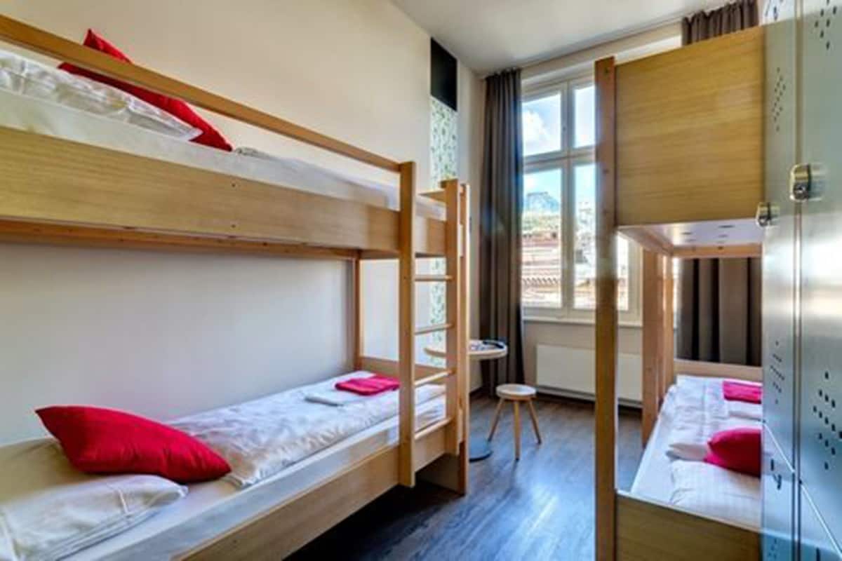 Coffres-forts dans les chambres, rideaux occultants