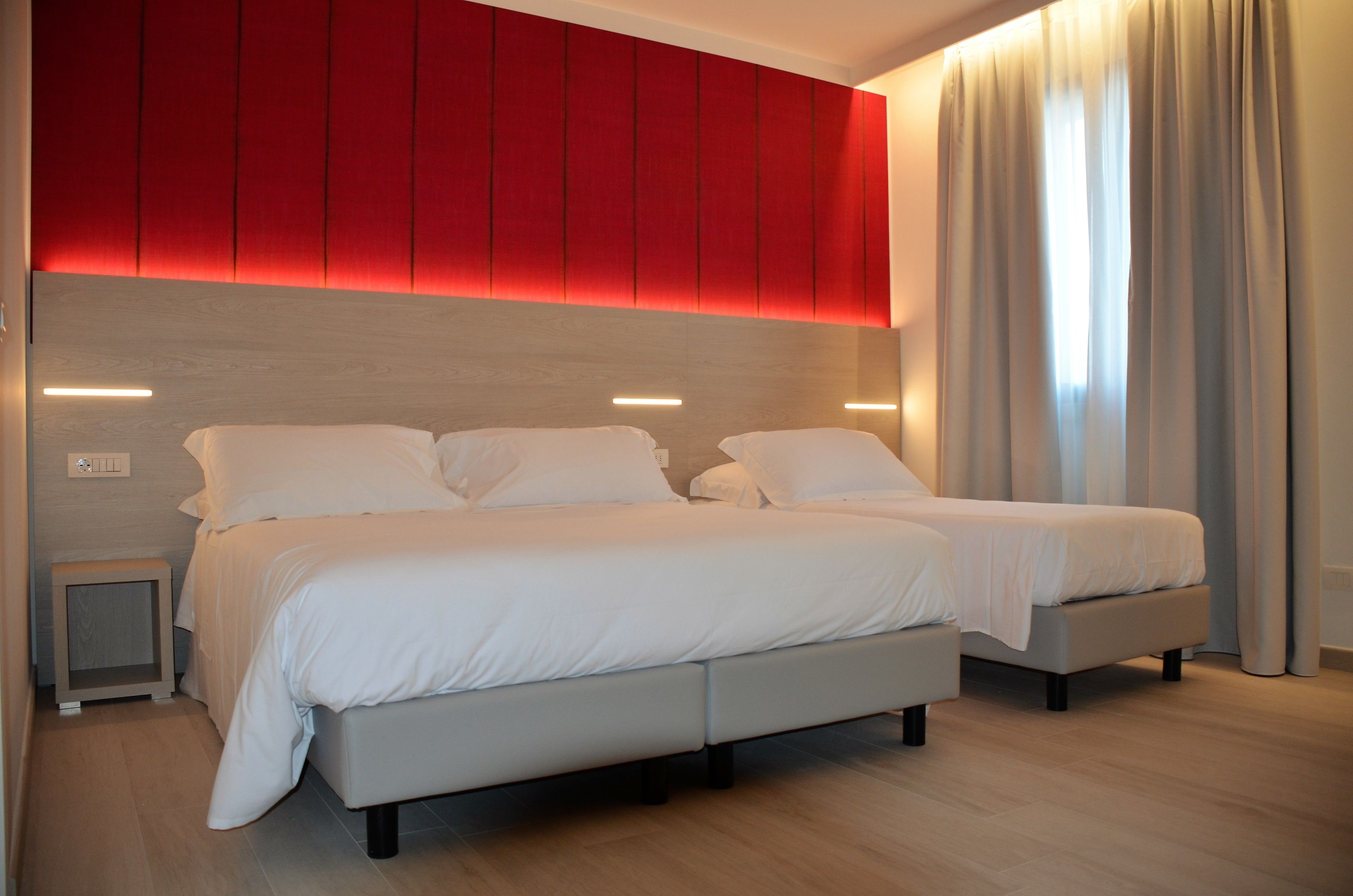 quadruple room | minibar, in-room safe, desk, laptop workspace