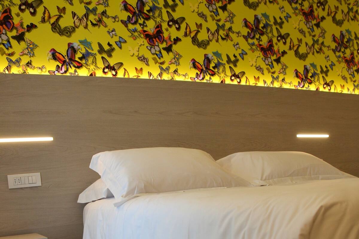 Double Room, Terrace, Lake View | Minibar, in-room safe, desk, laptop workspace