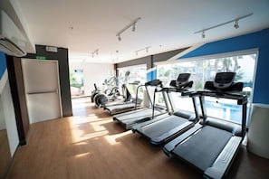 Work out in style with a range of exercise equipment and plenty of natural light.
