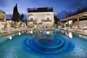 Front of property - evening/night - Hotel Villa Blu Capri (Anacapri)