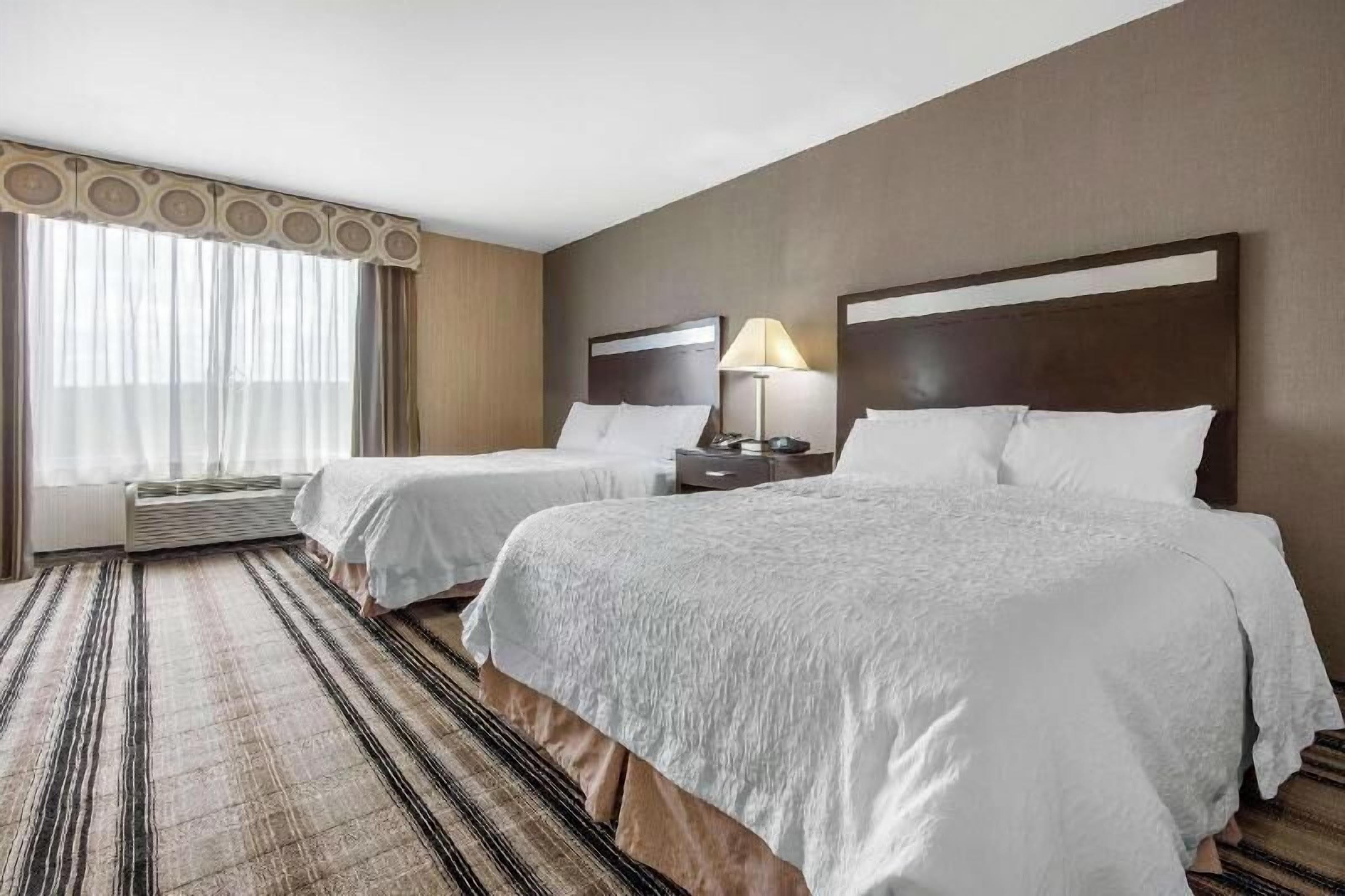 Laptop workspace, blackout drapes, iron/ironing board, free WiFi