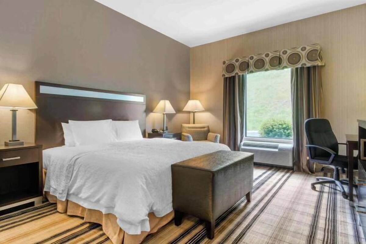 In-room safe, iron/ironing board, free WiFi, bed sheets