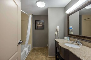 King study sofabed | Bathroom - Hampton Inn Meadville (Meadville)