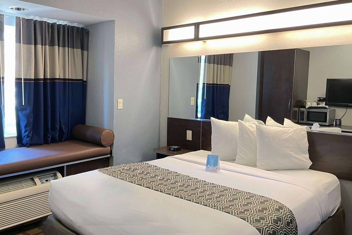In-room safe, desk, iron/ironing board, free cots/infant beds