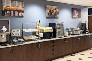 Free daily buffet breakfast - Microtel Inn & Suites by Wyndham Michigan City (Michigan City)