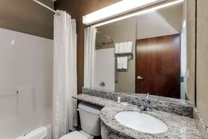 Bañera con ducha, bañera profunda, artículos de tocador gratuitos