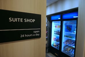 Snack bar - Hampton Inn by Hilton Fort Saskatchewan (Fort Saskatchewan)