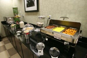 Restaurant - Hampton Inn by Hilton Fort Saskatchewan (Fort Saskatchewan)