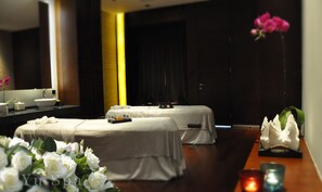 Sauna, hot tub, body treatments, aromatherapy
