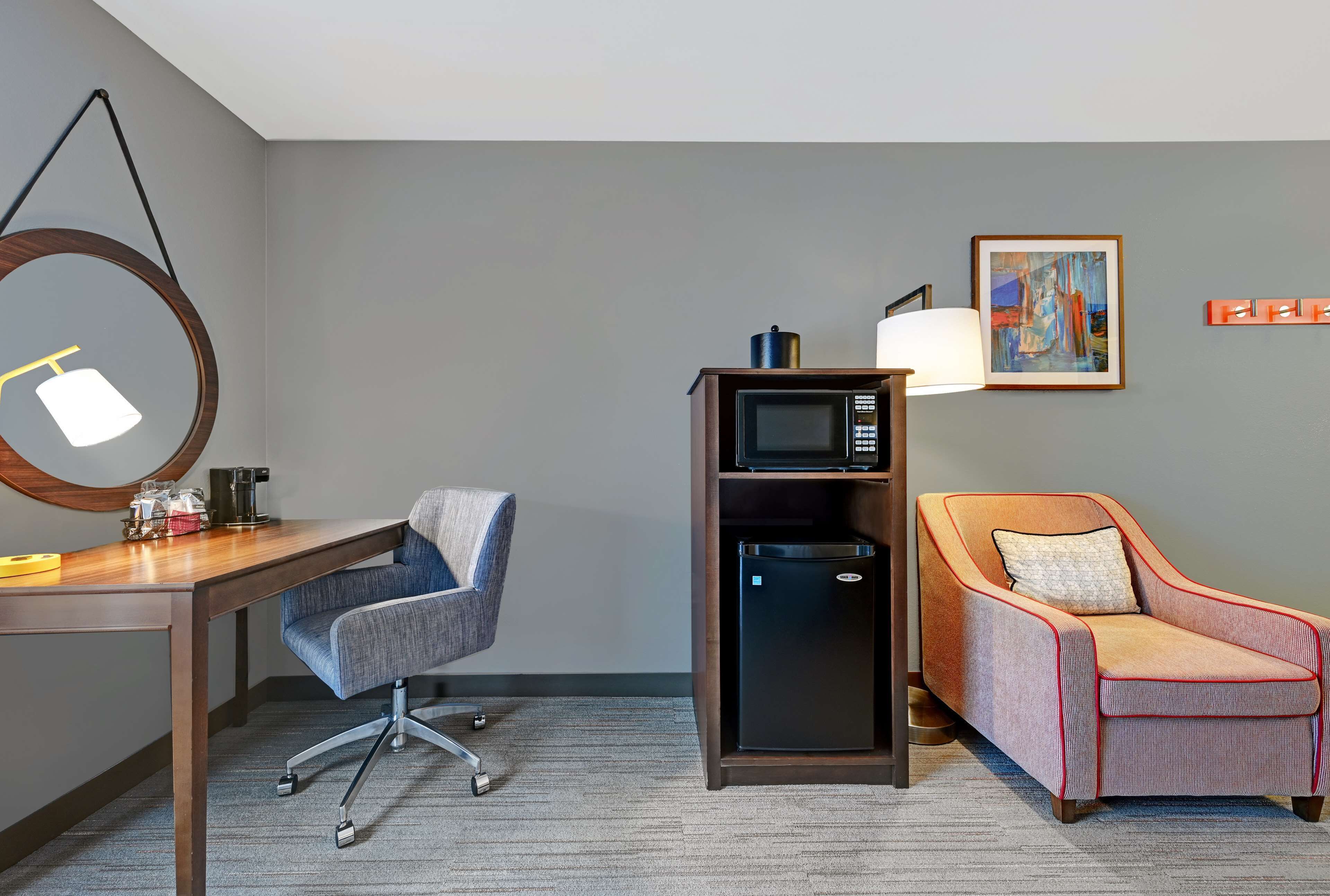 premium bedding, pillow-top beds, in-room safe, laptop workspace