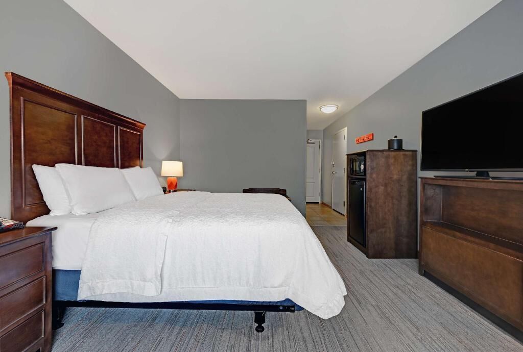 Premium bedding, pillowtop beds, in-room safe, laptop workspace