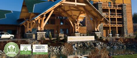 Façade de l’hébergement - soirée/nuit