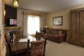 Split Rock Suite - Waterpark Access Additional  | Wohnbereich