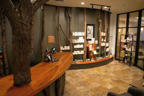 Sauna, body treatments, hydrotherapy, aromatherapy, body wraps