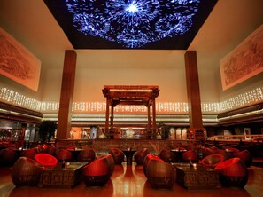 Bar (on property) - Himalayas Hotel Shanghai (Shanghai)