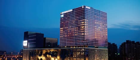 المنشأة من الخارج