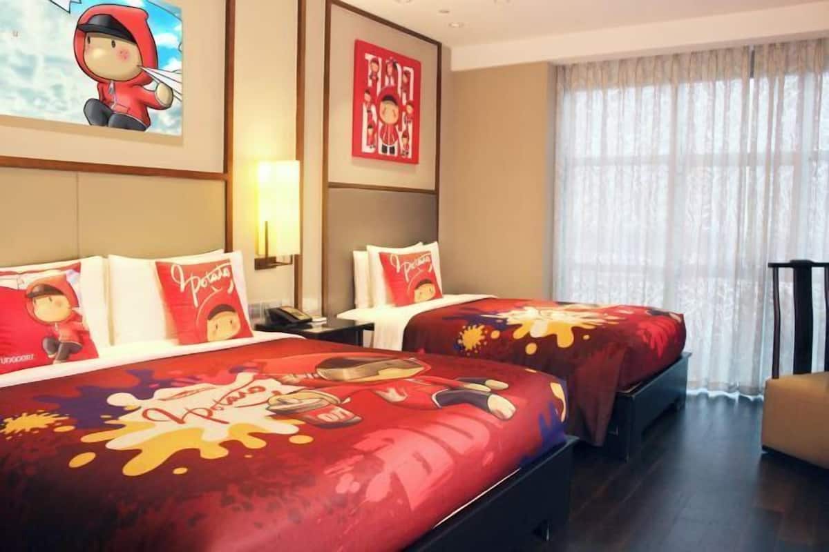 Premium bedding, down duvets, free minibar, in-room safe