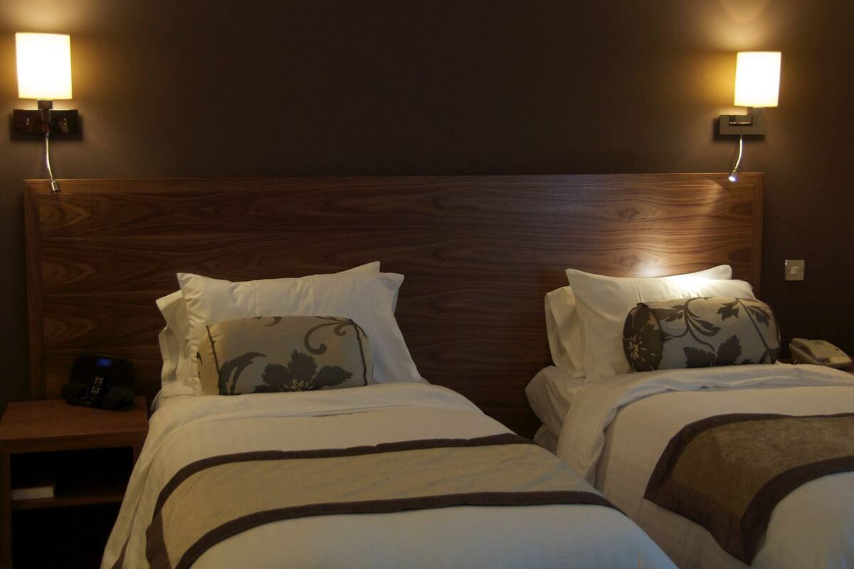 lodge twin room | 1 bedroom, premium bedding, in-room safe, individually decorated