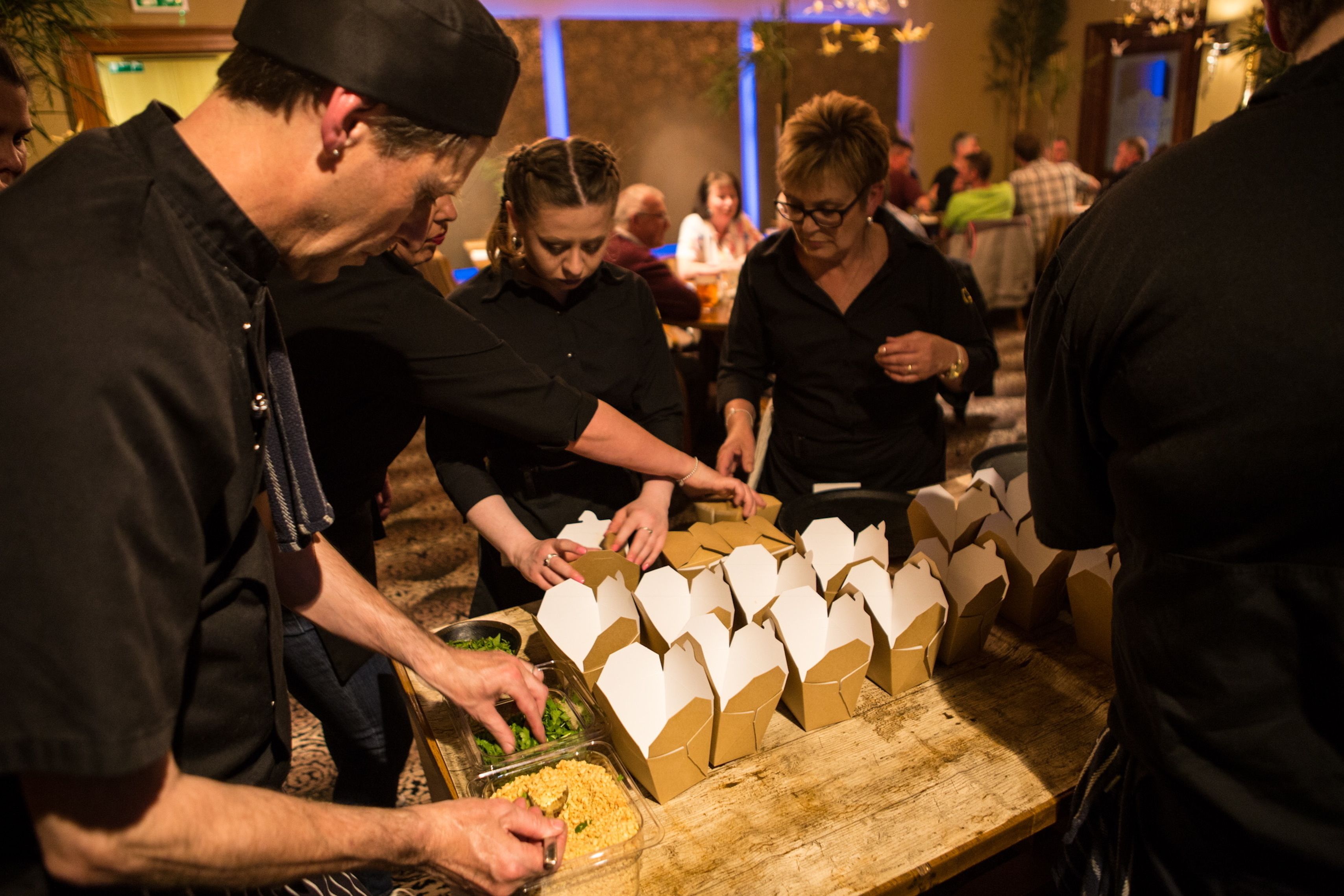 2 restaurants, breakfast served