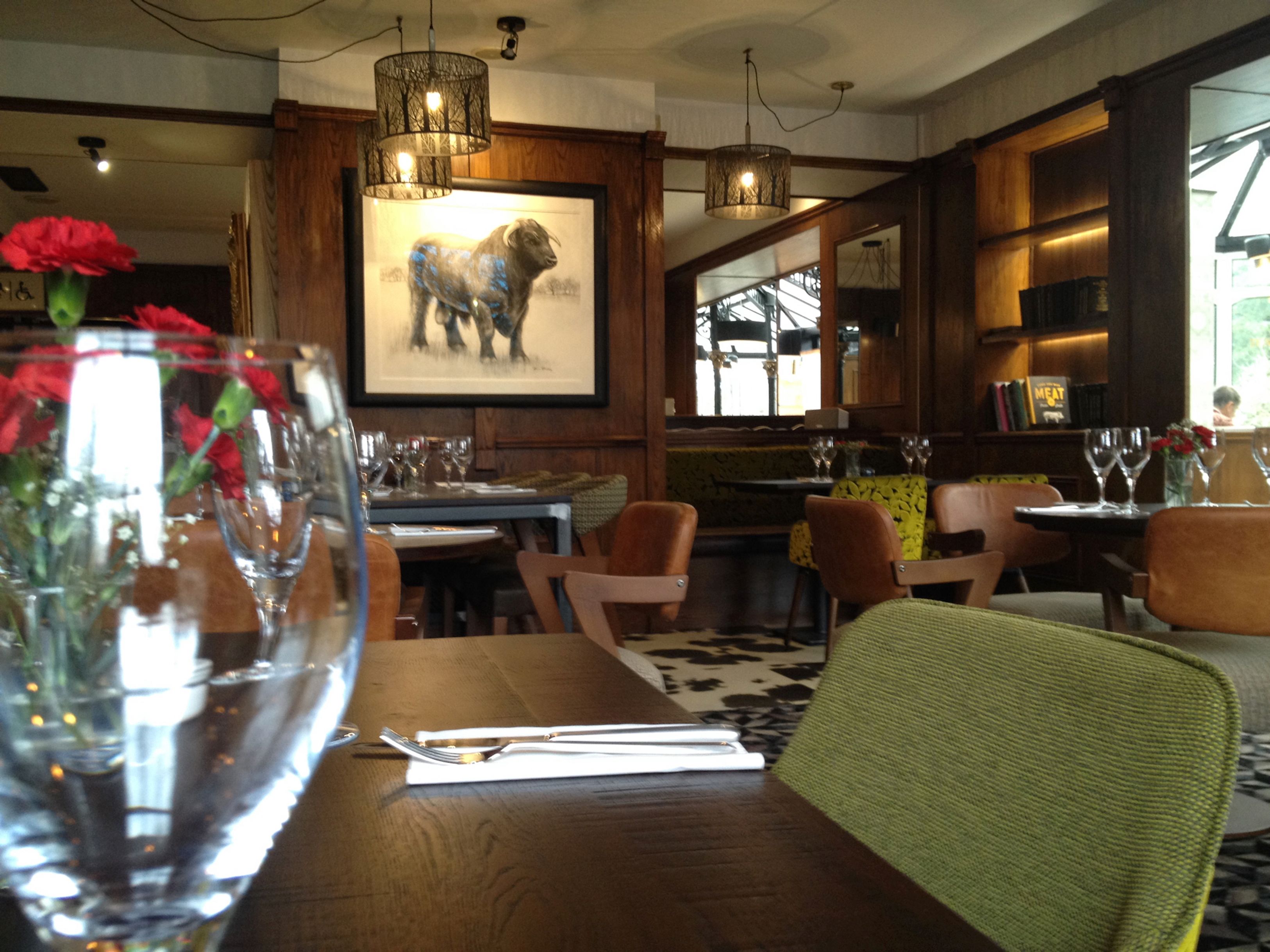 2 restaurants, breakfast served