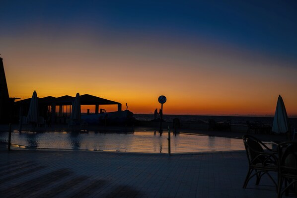 2 piscinas externas