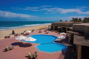 2 piscinas al aire libre