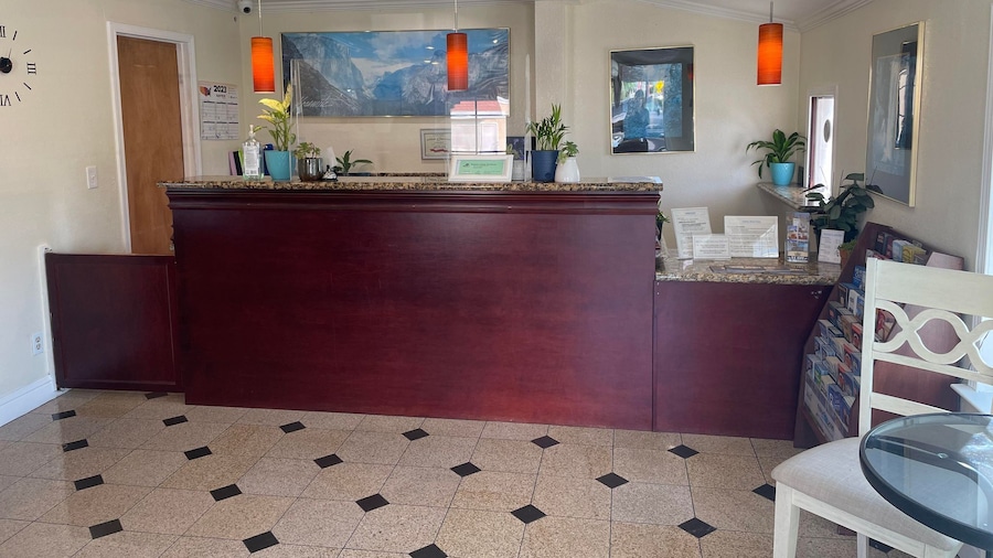 Holiday Motel Oakdale