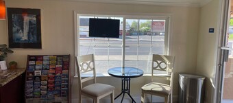 Holiday Motel Oakdale