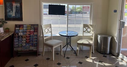 Holiday Motel Oakdale