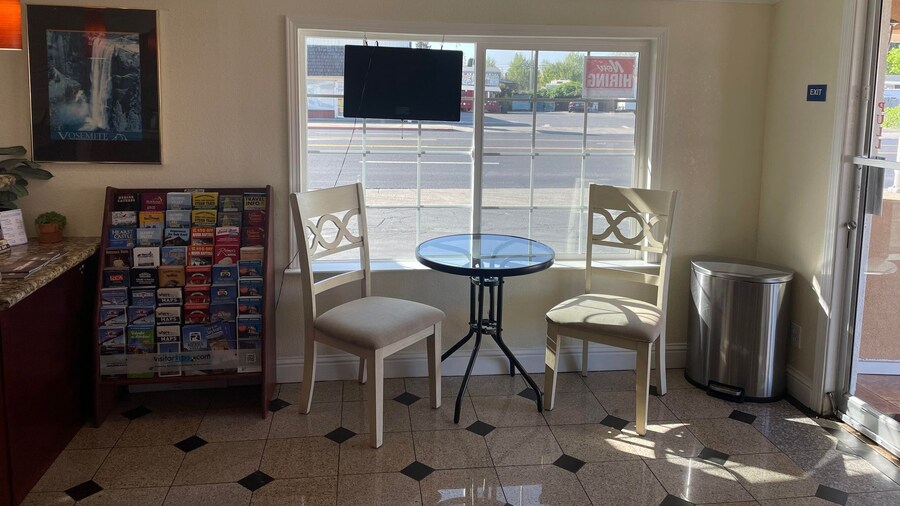 Holiday Motel Oakdale