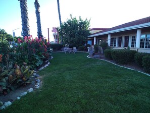 Front of property - Holiday Motel Oakdale (Oakdale)