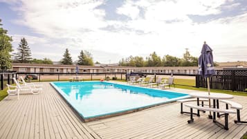 Seasonal outdoor pool