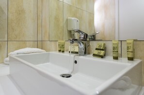 Kylpyhuoneen pesuallas