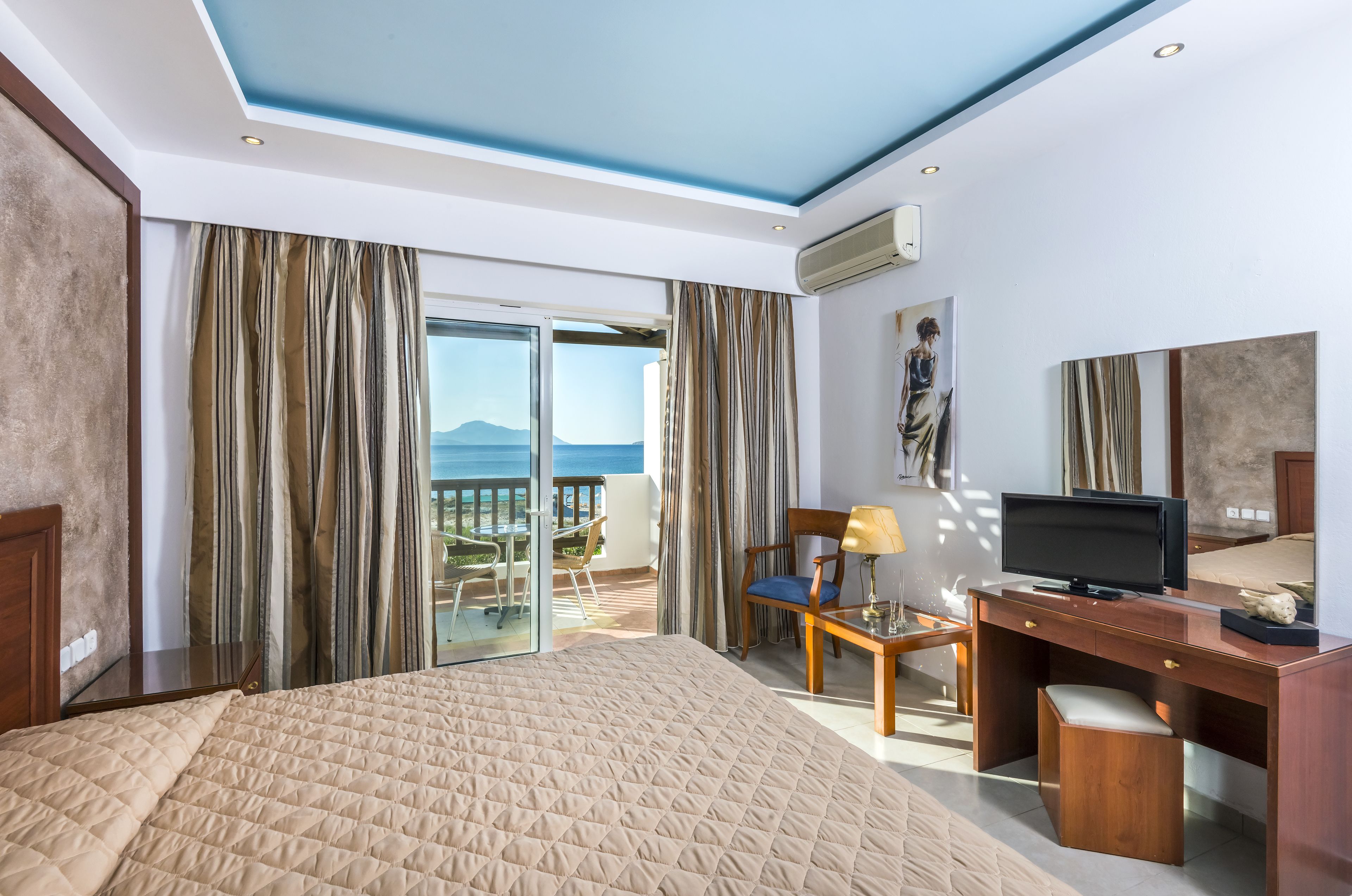Family Room, Partial Sea View