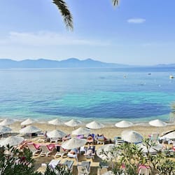 Private beach, free beach cabanas, sun-loungers, beach umbrellas