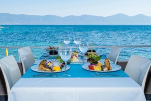 4 restaurants, spécialités Cuisine internationale